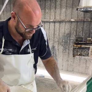 A little throwback to Allplasta’s end of year tradition! 😆 Our warehouser Nathan gives casting a go! 👏 (we promise no orders are manufactured this way 😁)

Respect earned – this stuff is harder than it looks!

#allplasta #rookiemistake #casting #plaster #plastering