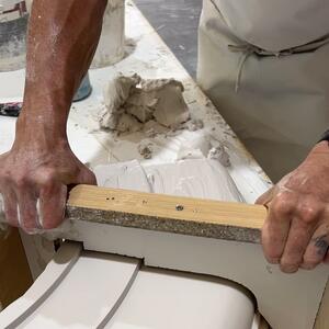 Casting a custom curve for a project in Kenthurst!

#allplasta #silvercornices #thomasdecorativeplastering #ceilingpanelsqld #customcurves #handmade #plastering #ceilingdesign #ceilingdecor